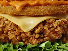 Слишком высокий: KFC запустила рекламную кампанию для Tower Burger