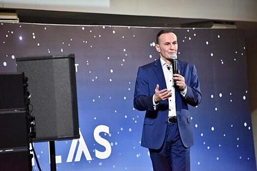 Космонавт поздравил с юбилеем уральского «девелопера года»