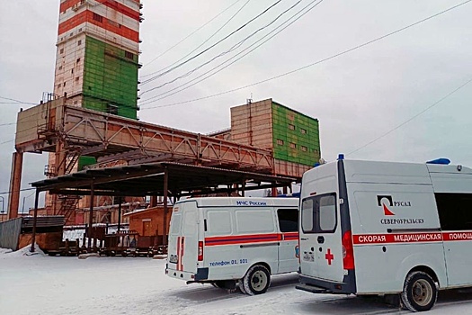 Свердловские спасатели добрались до одного из попавших под завал шахтеров