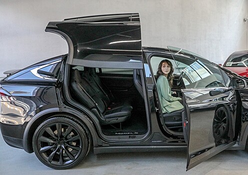 Эксперт перечислил отличия дешевых моделей Tesla от дорогих