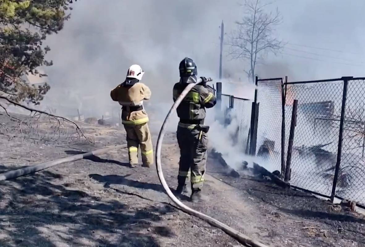Пожар в Забайкалье охватил десятки жилых домов