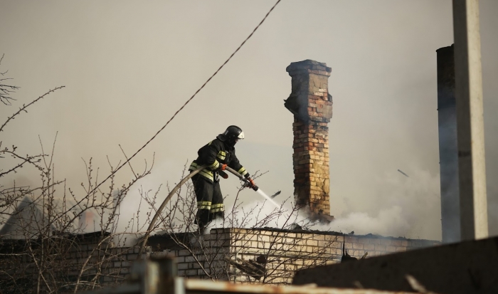 В Волгоградской области из-за проблем со сваркой загорелся частный дом