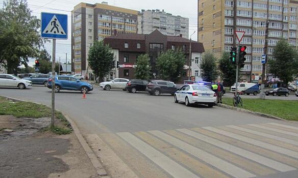 В Кирове в результате ДТП пострадал 29-летний велосипедист