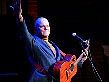 Лишившийся концертов Кортнев заявил о готовности помогать военнослужащим РФ