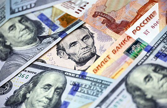 Доллар снова выше 100 рублей — третий раз за год