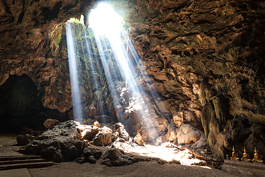 Туристы месяц жили в пещере из-за коронавируса