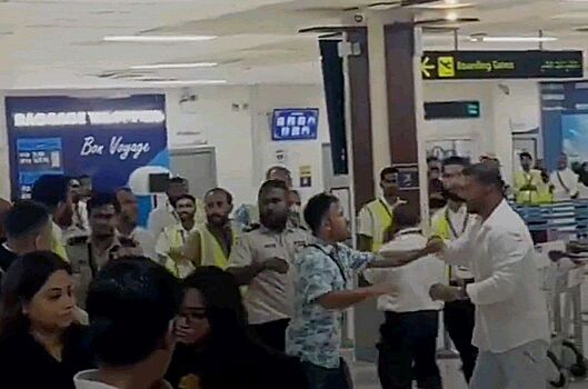 Турист на Мальдивах устроил драку в аэропорту после предложения оплатить багаж