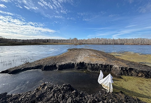 В Кыштовском районе Новосибирской области обильными дождями размыло дорогу