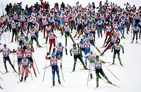Спортсмен скончался на лыжном марафоне