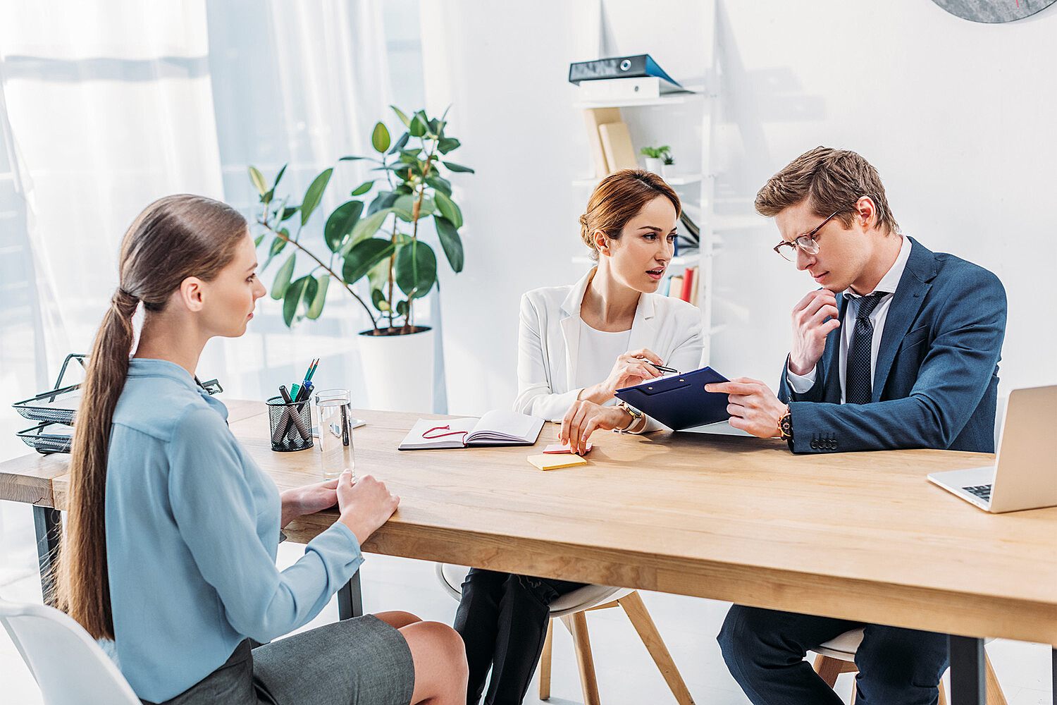 бизнес молодых. корпоративный банк. эксперты назвали варианты. групповая работа студентов. эксперты назвали варианты.