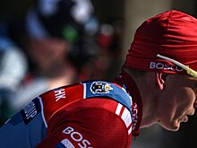 Большунов завоевал золото в скиатлоне на чемпионате России