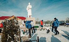 Молодые куряне убрали мемориала памяти воинов в селе Рышково