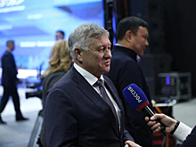 Сенатор РФ Сергей Михайлов наградил медалью Совета Федерации забайкальских подростков
