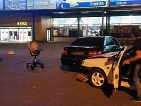 В Рязани при столкновении маршрутки и легковушки пострадали две пенсионерки и ребёнок