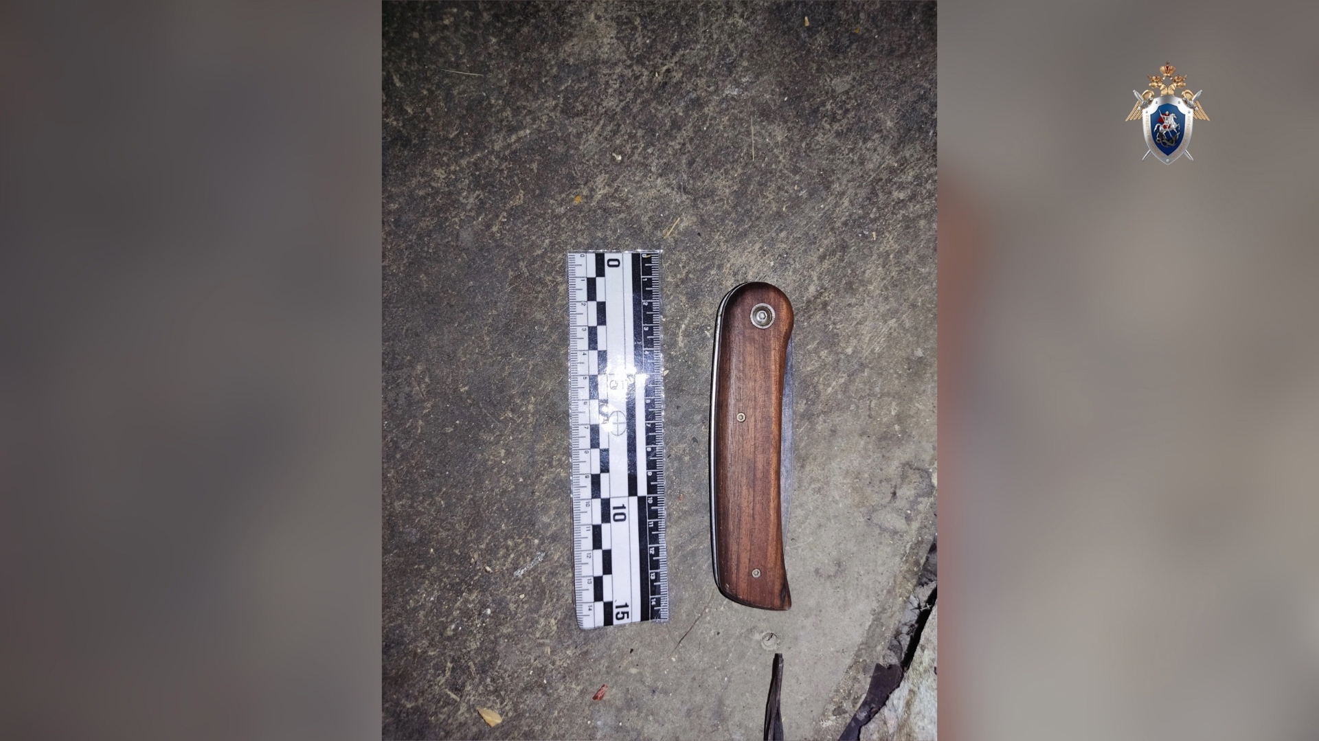 Вонзил нож в живот: пьяный мужчина напал на липчанина в подъезде дома