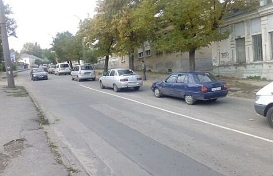 Как быть, если столкнулись зеркалами на узкой дороге?