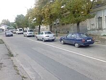 Как быть, если столкнулись зеркалами на узкой дороге?
