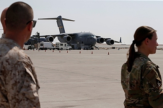 Военные самолеты прилетели на авиабазу США в Афганистане