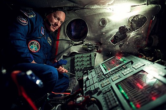 Американцы поделились с русскими космонавтами едой на МКС