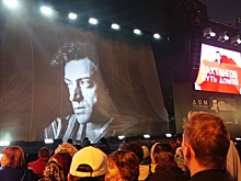 Во Владикавказе начался большой праздничный концерт к открытию Дома Вахтангова