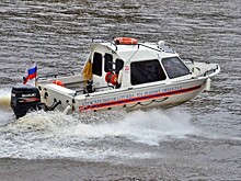 Машина слетела в реку в результате аварии на востоке Москвы
