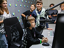 «Может быть, я буду работать здесь, когда вырасту»: детям показали закулисье «МИРа»