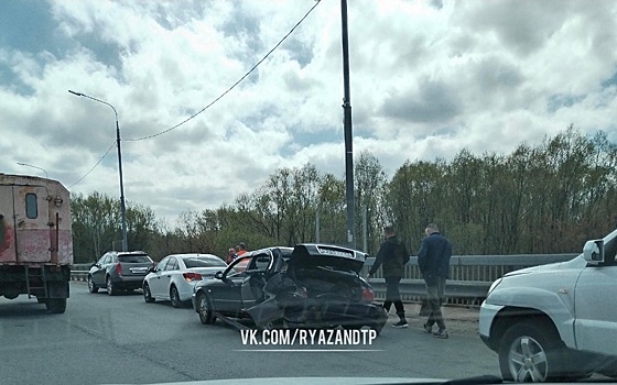 В Рязани Hyundai Sonata пострадала в ДТП на Северной окружной