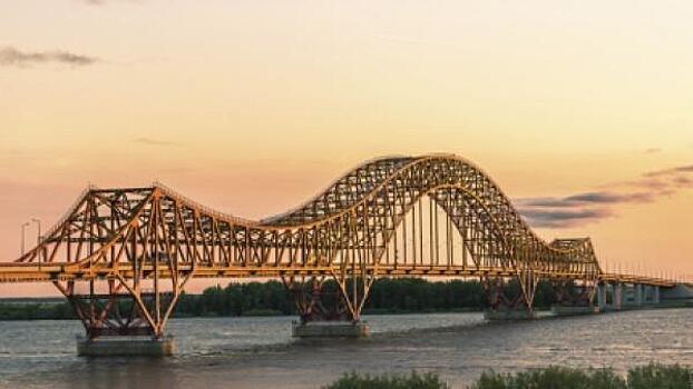 «Его поведение привело к гибели». В Ханты-Мансийске мужчина сорвался с моста «Красный дракон»
