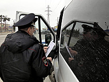 В Ноябрьске инспекторы ГИБДД проверяют автобусы и грузовики на безопасность