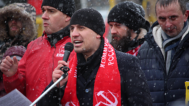 В саратовской облдуме публично обсудят законность донатов для депутата Бондаренко