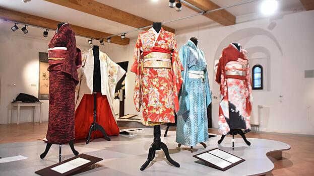 Традиционный наряд куртизанки и еще 1000 кимоно представлено в Вологодском музее