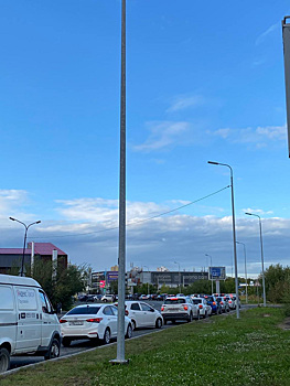 Тюменцы вынуждены ежедневно стоять в пробках на выезде из Европейского