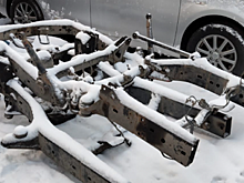 В Новосибирске задержали трех человек, причастных к угону и разбору дорогой машины