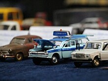 В Братееве организовали выставку автомобильных миниатюр