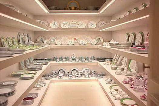 Крис Дженнер показала новый дом с комнатой для посуды