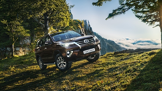 В России стартовали продажи внедорожника Toyota Fortuner