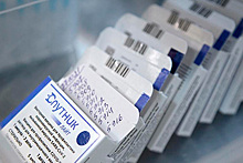 В Петербурге власти заявили, что запасов вакцины от COVID-19 хватит до нового года