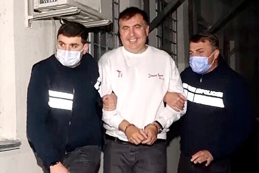 Сидящий в тюрьме Саакашвили поздравил соратников с "чудом в Тбилиси"