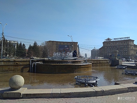 Фонтан в Первомайском сквере начали заполнять водой