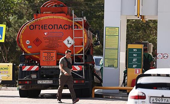 Рост цен на заправках: Задача чиновников – не обидеть нефтяников