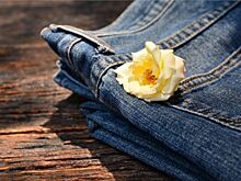 Какие джинсы женщинам старше 50 лет лучше не носить