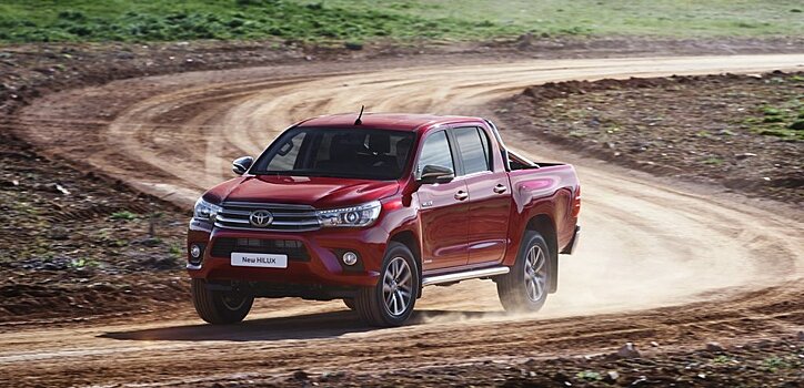 Toyota Hilux в октябре удержал лидерство на рынке пикапов с пробегом
