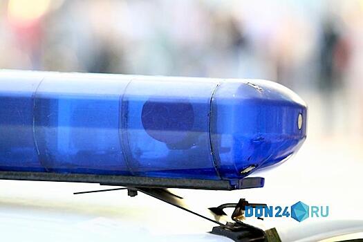 В Ростове водитель иномарки скрылся после аварии с двумя припаркованными автомобилями