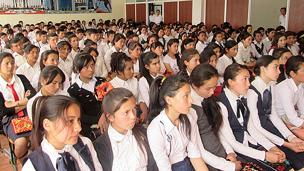 Препятствующих учебе детей родителей могут арестовать на 15 суток