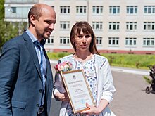 Дмитрий Абаренов поздравил сотрудников Видновского перинатального центра