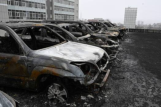 Машины на 60 миллионов рублей выжгли на парковке в российском регионе