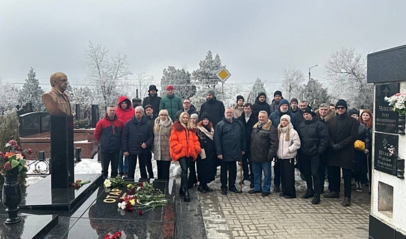 В Волгограде актеры НЭТа почтили память Отара Джангишерашвили