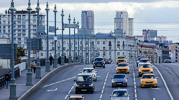Водителей захотели лишать прав за один знак на стекле