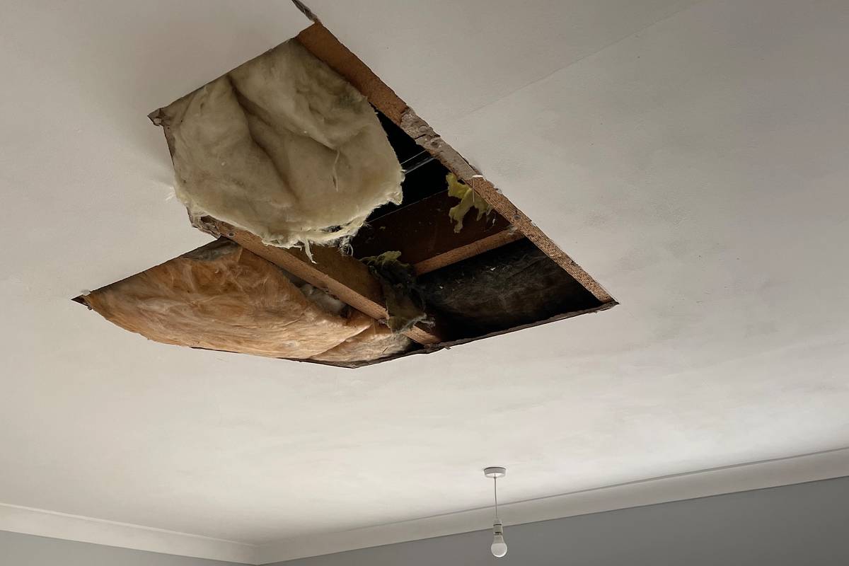 В российском городе на семилетнего мальчика едва не рухнул потолок