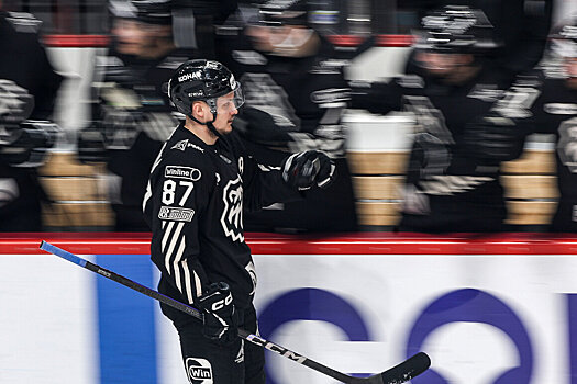 Выяснилось, на сколько «Трактор» сократил зарплату нападающему Светлакову